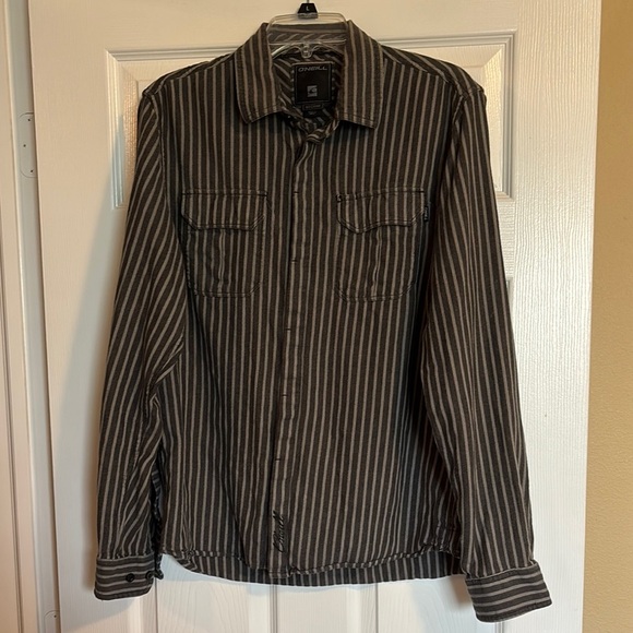 O'Neill men’s black striped long sleeve button down shirt size medium - Picture 1 of 9